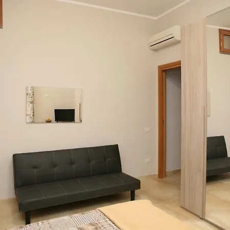 Bed & Breakfast Titus E Caius *