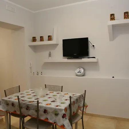 Titus E Caius فندق مبيت وإفطار إيركولانو